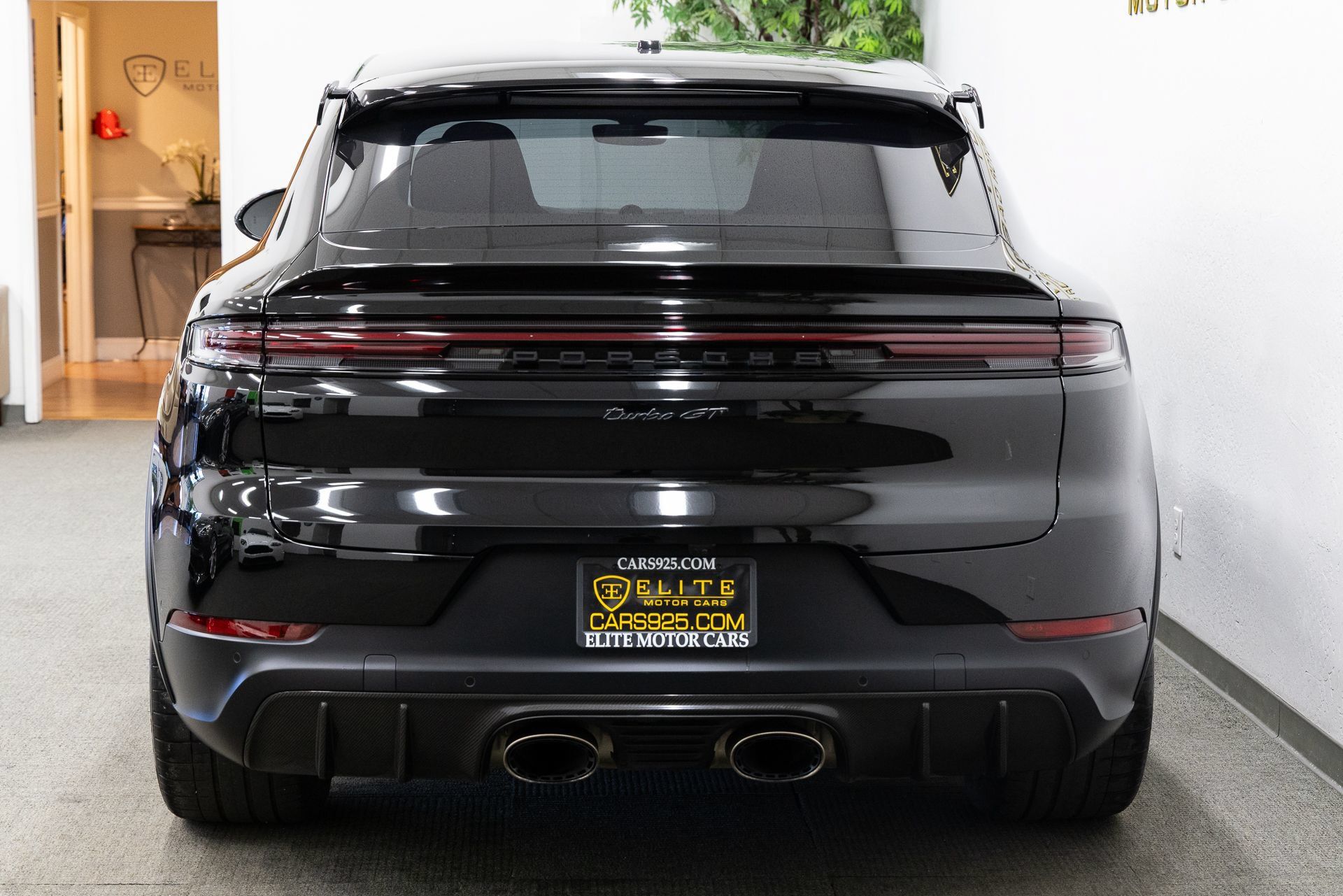 Used 2024 Porsche Cayenne Turbo GT AWD/4WD image 4