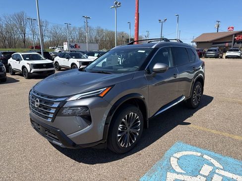 New 2026 Nissan Rogue Platinum w/ Platinum Premium Package AWD/4WD image 3