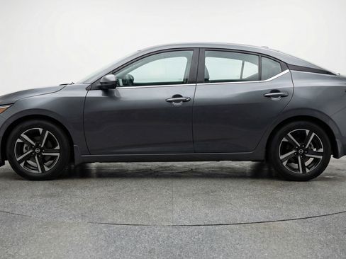 Used 2025 Nissan Sentra SV image 5