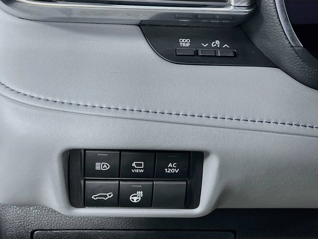Used 2023 Toyota Highlander Platinum AWD/4WD image 10