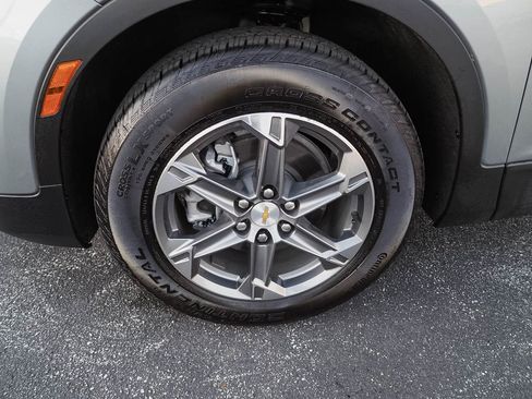 Used 2025 Chevrolet Blazer LT w/ Driver Confidence Package FWD image 32