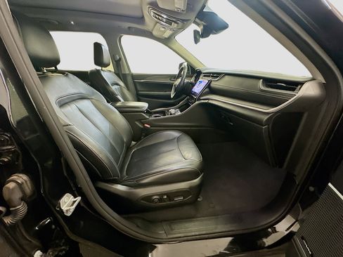 Used 2021 Jeep Grand Cherokee L Limited AWD/4WD image 33