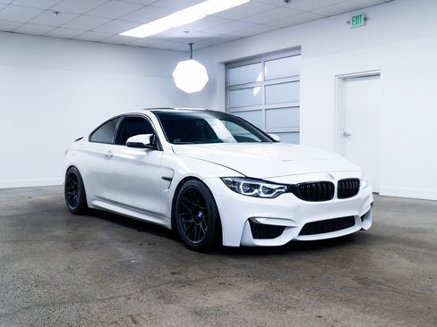 Used 2015 BMW M4 Coupe image 26