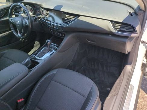 Used 2018 Buick Regal Preferred w/ Driver Confidence Package #1 FWD image 19