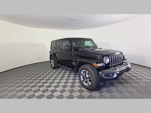 Used 2019 Jeep Wrangler Unlimited Sahara AWD/4WD image 34