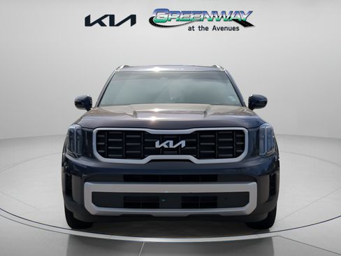 Used 2025 Kia Telluride S FWD image 8