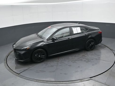 Used 2025 Toyota Camry SE image 45