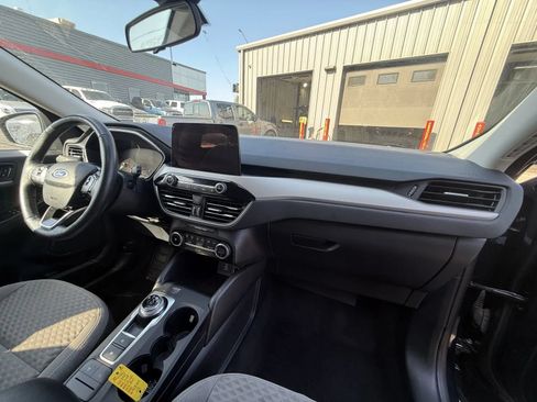 Used 2021 Ford Escape SE w/ Cold Weather Package FWD image 14