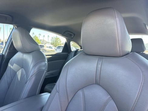 Used 2020 Toyota Avalon XLE image 21