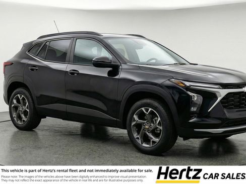 Used 2025 Chevrolet Trax LT image 1