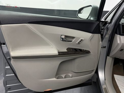 Used 2015 Toyota Venza XLE AWD/4WD image 13