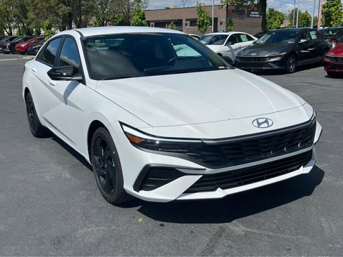 New 2026 Hyundai Elantra Sport FWD image 4