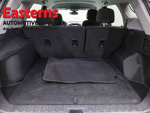 Used 2024 GMC Terrain SLE FWD image 9