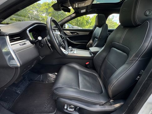 Used 2021 Jaguar XF R-Dynamic SE image 9