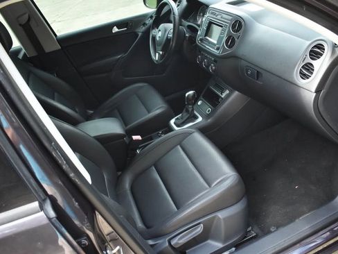 Used 2016 Volkswagen Tiguan S image 11