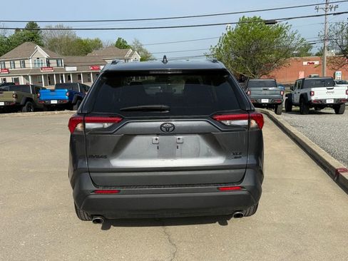 Used 2021 Toyota RAV4 XLE image 7