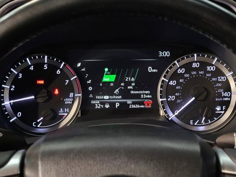 Used 2024 Toyota Highlander XLE image 15