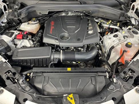 Used 2023 Alfa Romeo Stelvio Sprint image 49