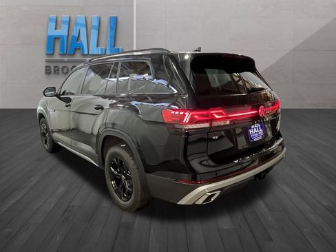 New 2026 Volkswagen Atlas Peak Edition AWD/4WD image 3