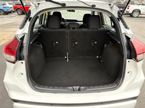 Used 2024 Nissan Kicks S image 28