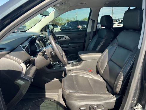 Used 2020 Chevrolet Traverse RS image 8