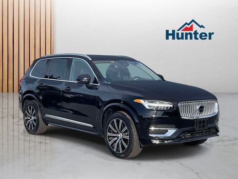 Used 2025 Volvo XC90 B5 Core AWD/4WD image 1