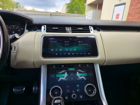 Used 2019 Land Rover Range Rover Sport HSE Dynamic image 17