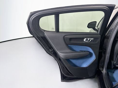 Used 2023 Volvo C40 P8 Recharge Ultimate AWD/4WD image 28