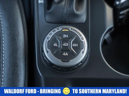 Used 2025 Ford Bronco Badlands image 29