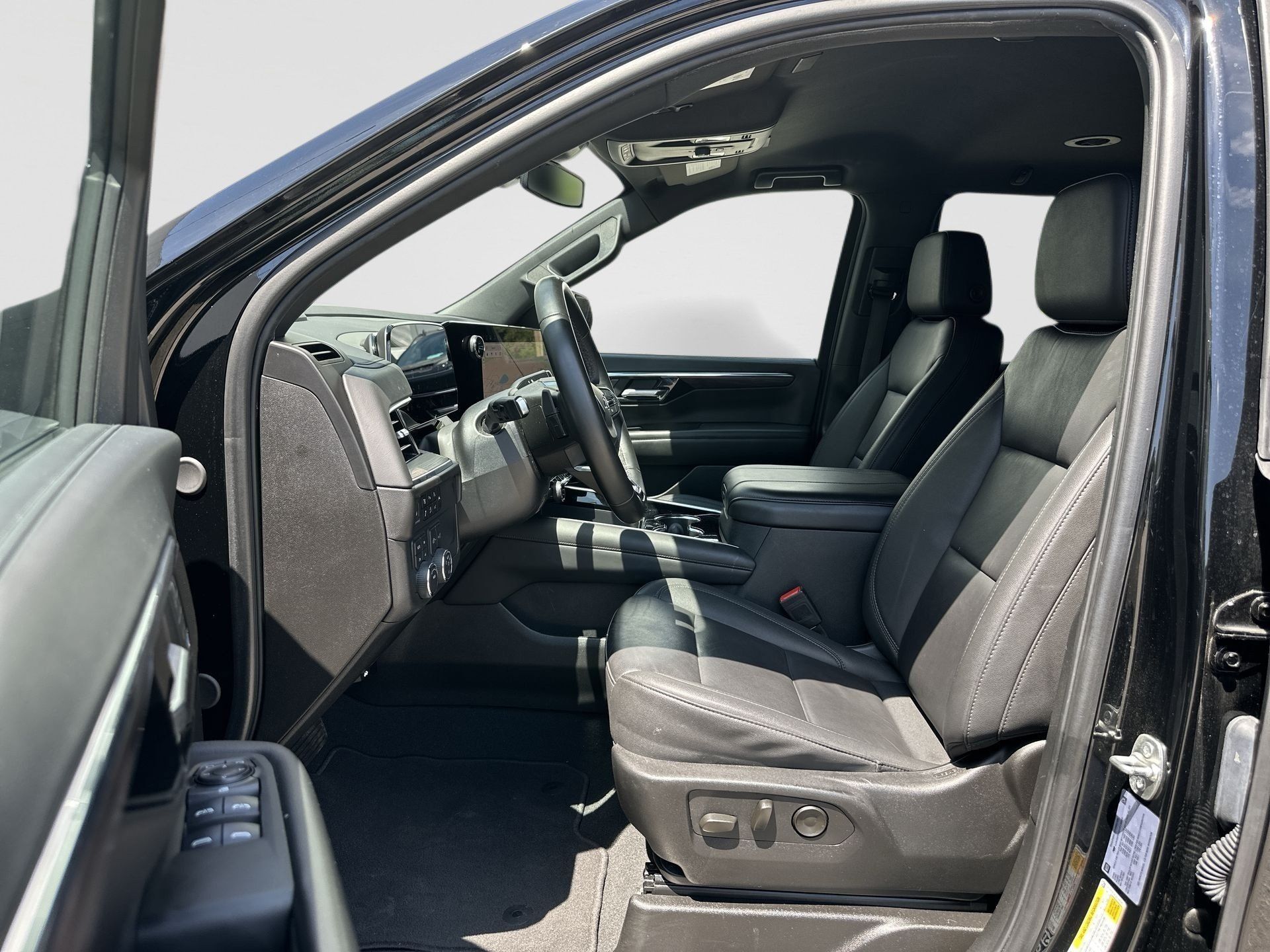 Certified 2025 Chevrolet Tahoe Z71 AWD/4WD image 19