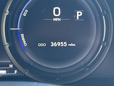 Used 2021 Lexus UX 250h F Sport w/ F Sport Premium Package image 22