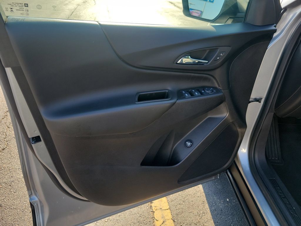 Used 2024 Chevrolet Equinox LT FWD image 22