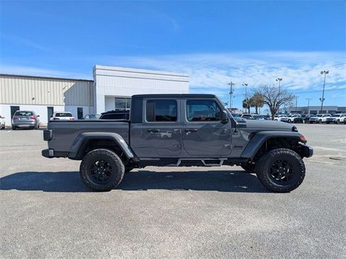 Used 2021 Jeep Gladiator Sport image 10