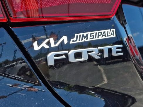 Certified 2024 Kia Forte LXS w/ LXS Technology Package FWD image 30