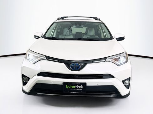 Used 2017 Toyota RAV4 Limited image 2