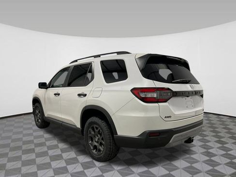New 2025 Honda Pilot TrailSport image 3