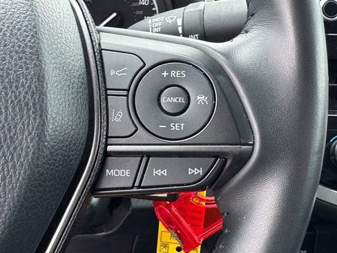 Used 2024 Toyota Camry SE image 19