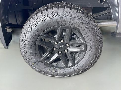New 2026 Chevrolet Silverado 1500 Custom Trail Boss w/ Dark Appearance Package AWD/4WD image 32