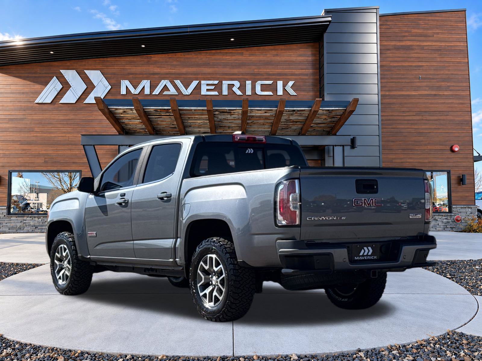 Used 2019 GMC Canyon All Terrain w/ Trailering Package AWD/4WD image 4