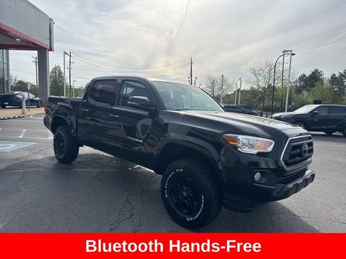 Used 2020 Toyota Tacoma SR5 w/ Technology Package image 10