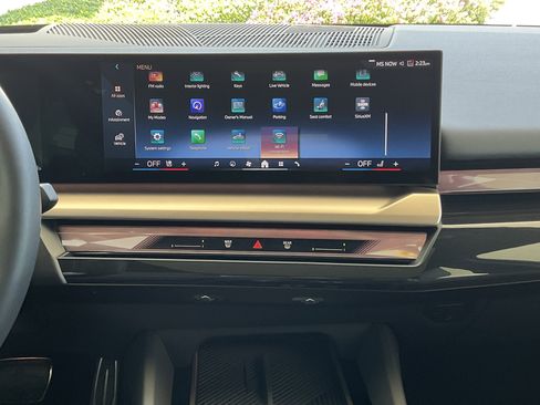 Certified 2026 BMW 540i xDrive w/ Executive Package AWD/4WD image 15