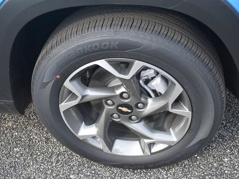 New 2026 Chevrolet Trax LT w/ LT Convenience Package FWD image 12