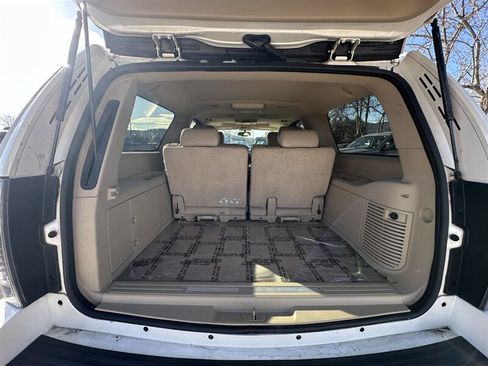 Used 2014 Cadillac Escalade ESV Premium AWD/4WD image 10