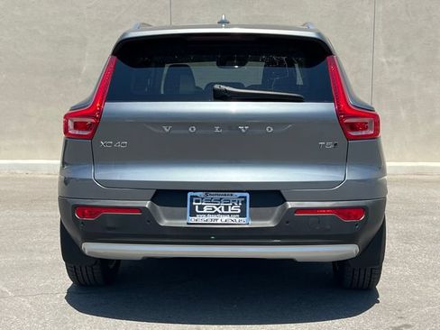 Used 2019 Volvo XC40 T5 Momentum AWD/4WD image 9