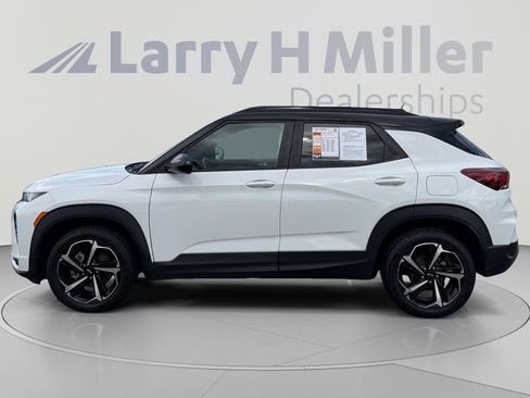 Used 2021 Chevrolet TrailBlazer RS w/ Sun and Liftgate Package AWD/4WD image 2