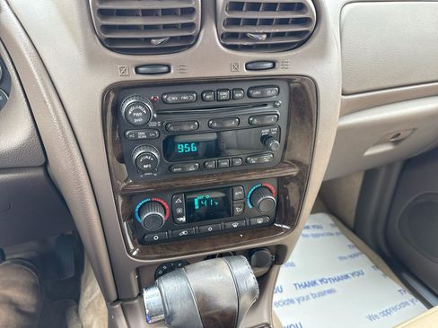 Used 2007 Buick Rainier CXL image 17