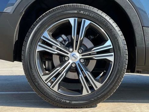 Used 2019 Volvo XC40 T5 Inscription image 54