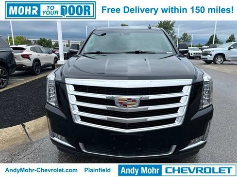 Used 2017 Cadillac Escalade Premium Luxury AWD/4WD image 4