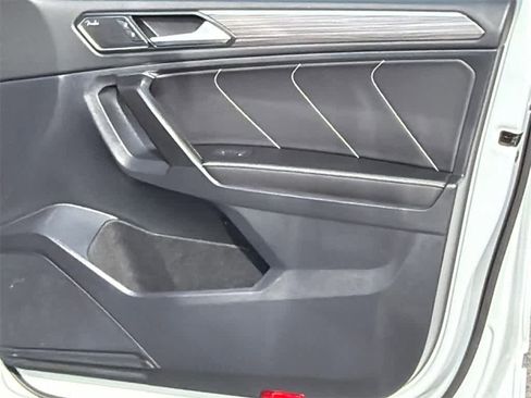 Used 2022 Volkswagen Tiguan SEL R-Line image 13