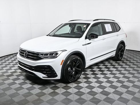 Used 2024 Volkswagen Tiguan SE R-Line image 21